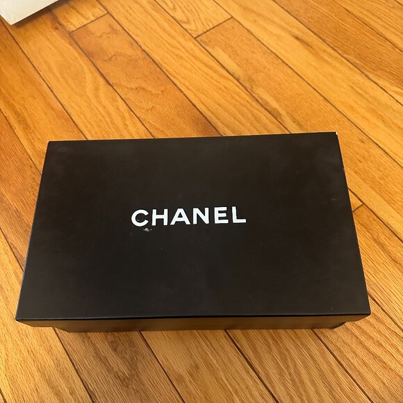 Authentic Chanel Bordeaux Pumps Size 8.5B - Picture 5 of 5